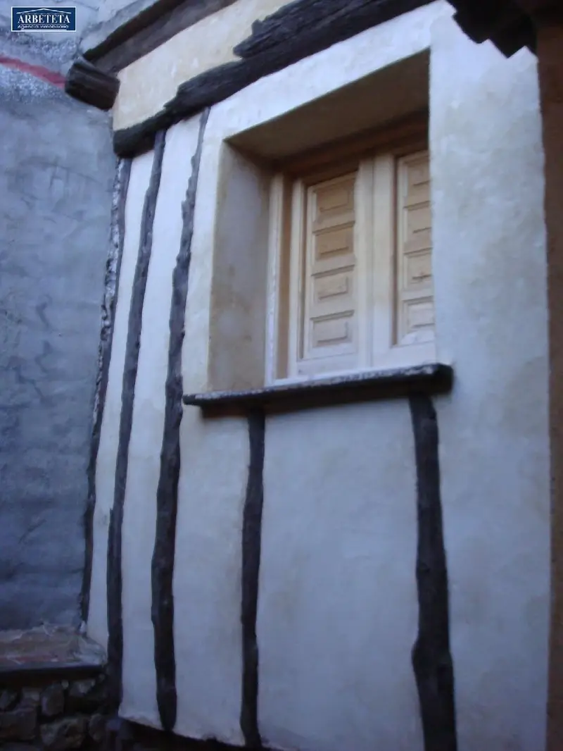 Casa con Patio en Centro de Sigüenza - Ref C10143