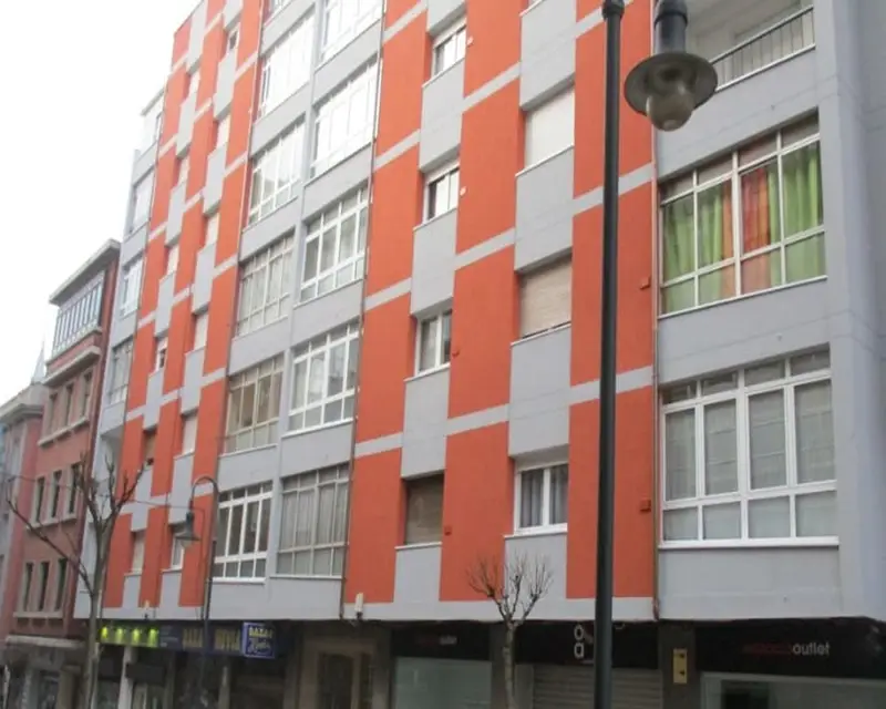Local 331.5 m² en Avilés - Marcos del Torniello