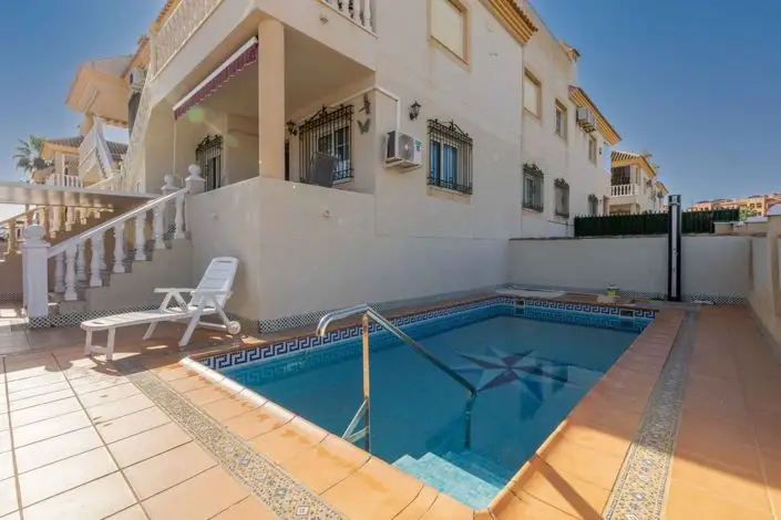 Apartamento 2 Dormitorios Villamartin Piscina Privada