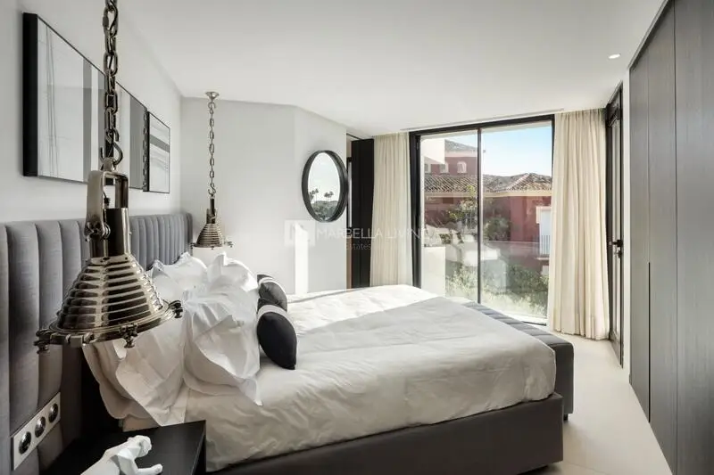 Villa de Lujo 5 Dormitorios en Benahavis