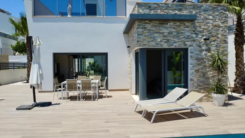Chalet en Alquiler Finestrat  Villa con Terraza cerca del Mar