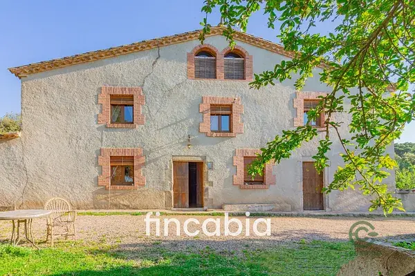 Masia reformada 21ha Girona Sils ideal hotel rural restaurante