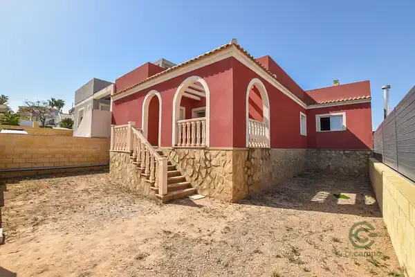 Casa en Gran Alacant 3 dormitorios 2 baños Jardin Piscina