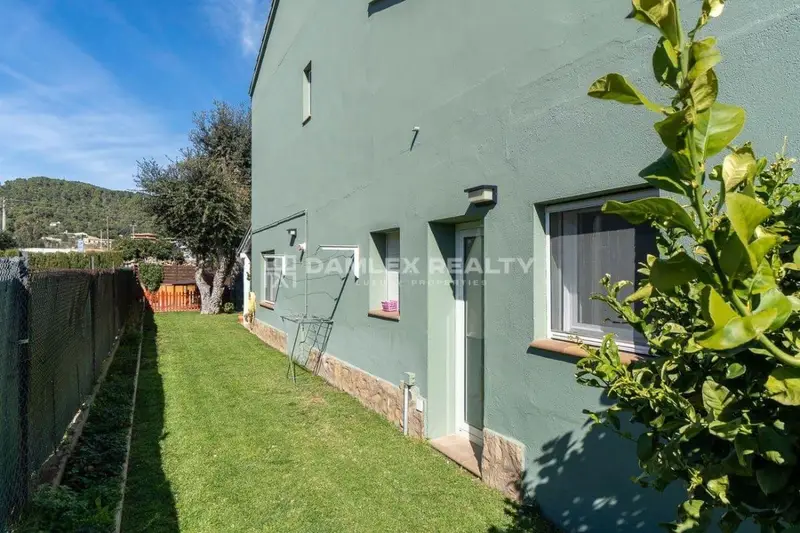 Chalet en venta Calella de Palafrugell 3 plantas jardin jacuzzi