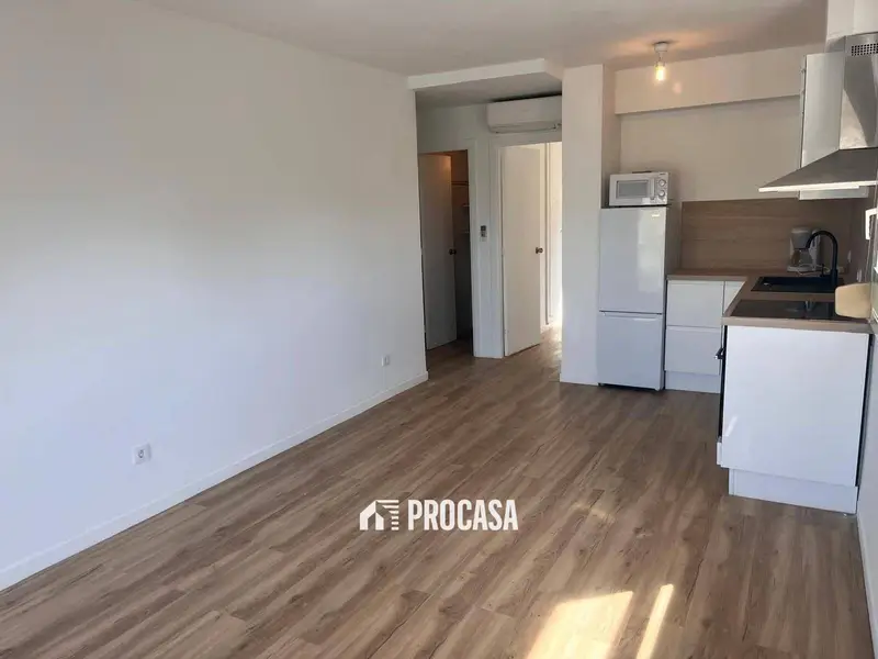 Apartamento en Roses con Vistas al Mar Cerca de la Playa