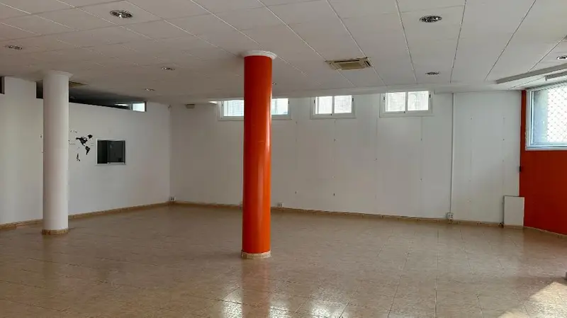 Venta Local Comercial 176m2 Olesa Montserrat