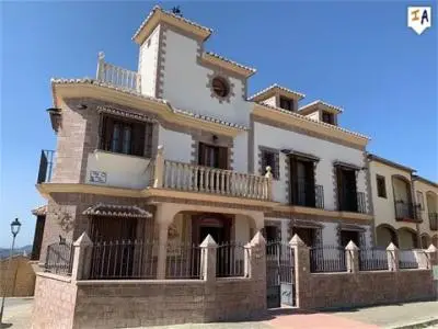 Villa de Lujo en Andalucia 6 Dormitorios 5 Banos Piscina Privada