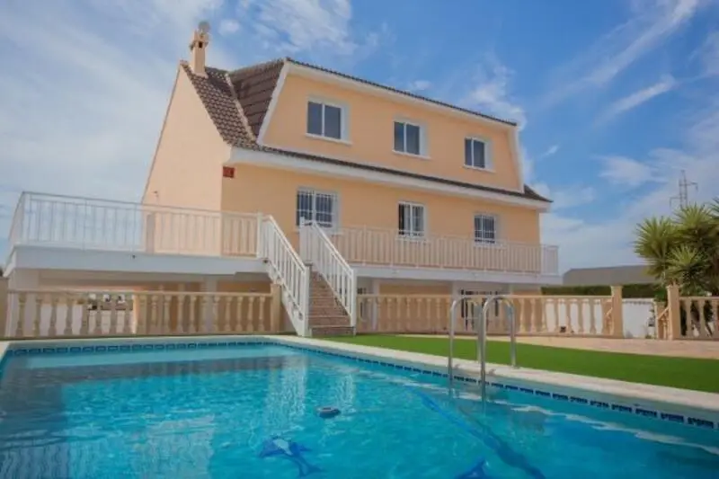 Villa en Venta Ciudad Quesada 6 Dormitorios 3 Banos Piscina Privada