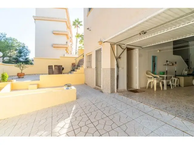Villa 4 Dormitorios Sotano Garaje Piscina Playa Flamenca