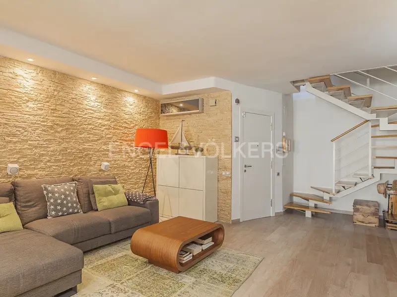 Triplex de Lujo con Piscina Privada en Sabadell