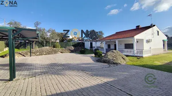 Chalet en Cáceres con Piscina y Amplia Parcela a 10 Minutos del Centro