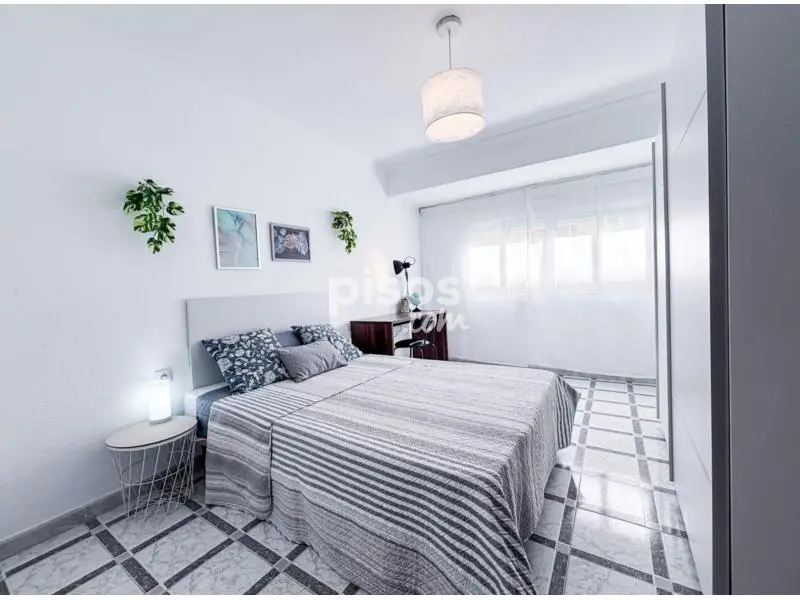 Habitacion en Alquiler en Piso Compartido Cerca del Centro de Alicante