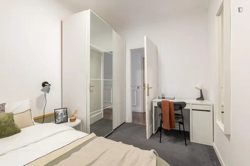 Habitacion Doble en Piso de 7 Habitaciones para Estudiantes y Trabajadores