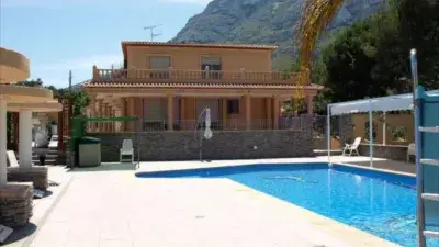 Chalet unifamiliar en venta en Santa Lucia Campusos