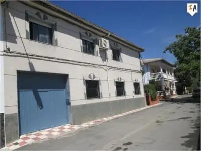 Casa en Charilla con Piscina y Garaje para 4 Coches