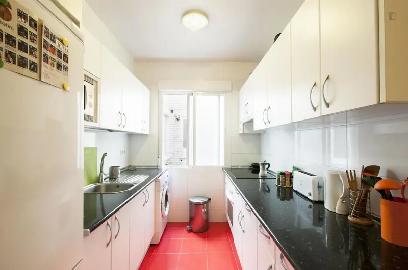Habitaci	ón en Apartamento La Latina - Cerca del Metro