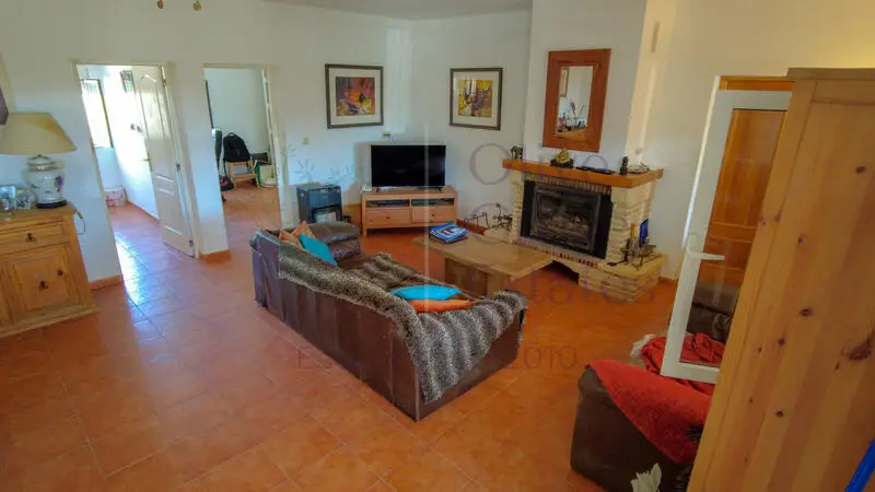 Casa Rural en Caudete con Piscina y 4 Dormitorios