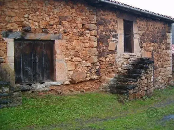 Casa de Piedra para Reformar en Asturias con Finca Opcional