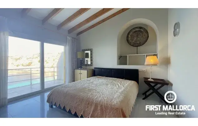Casa en Portals Nous 3 Dormitorios Primera Linea de Mar