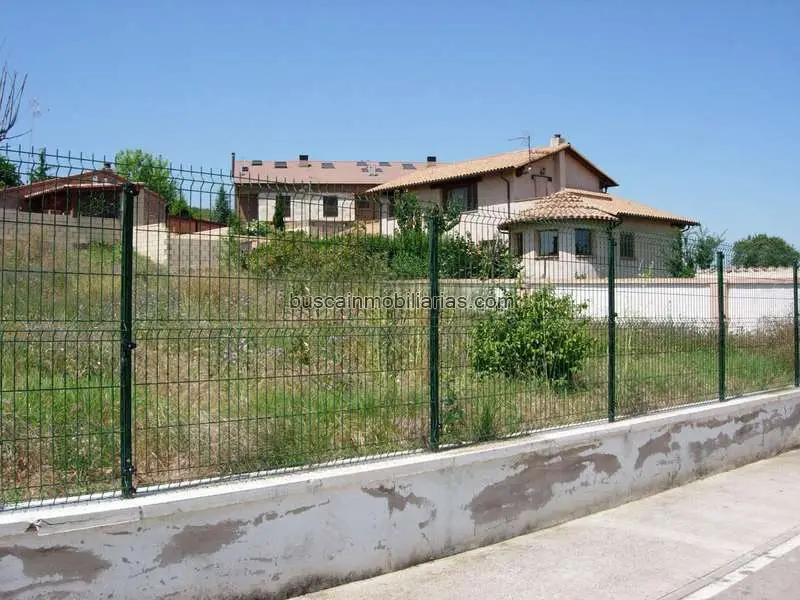 Parcela en Venta Entrena 586m2 a 8km Logroño