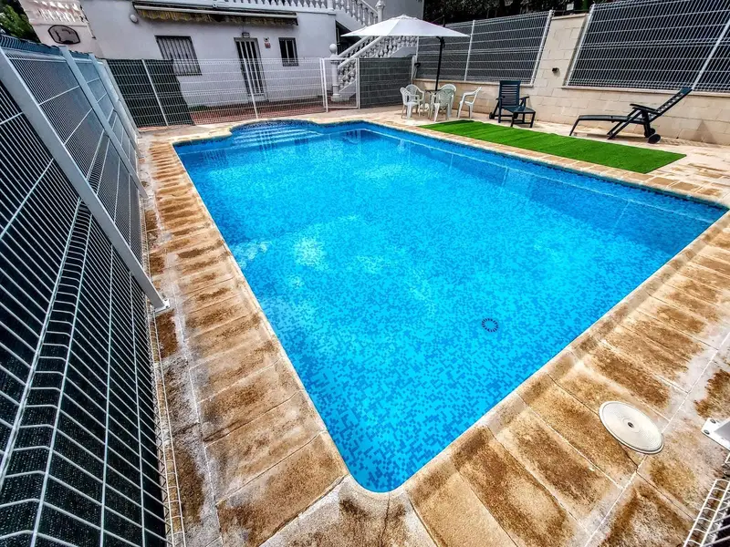 Chalet en Alberic con Piscina y Gran Parcela