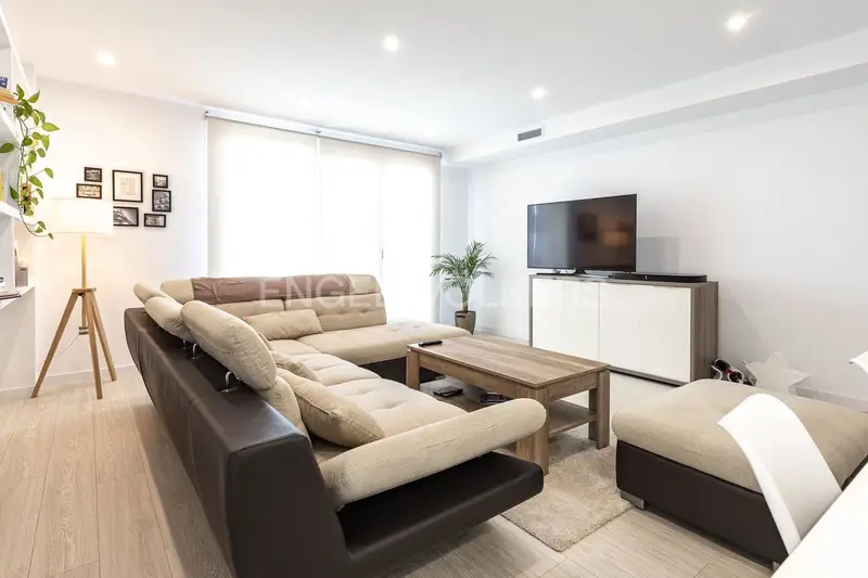 Apartamento en Sabadell con 4 habitaciones y piscina