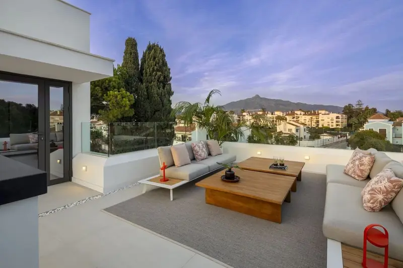 Chalet en Venta Marbesa 5 Dormitorios 5 Baños Piscina Privada