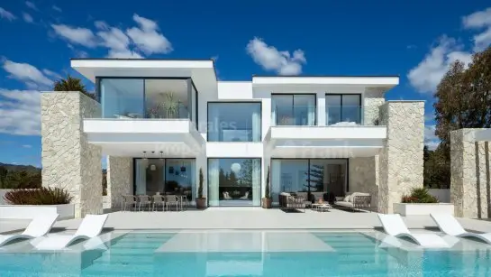 Villa Tiza, lujo moderno en la exclusiva comunidad cerrada de La Quinta
