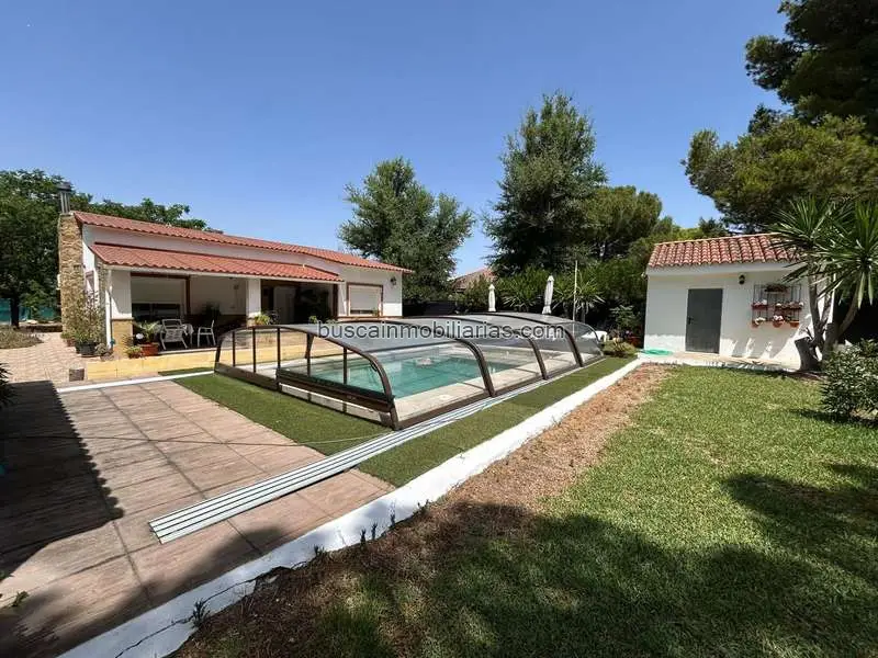 Chalet en Venta en Urbanizacion Los Jinetes Carmona