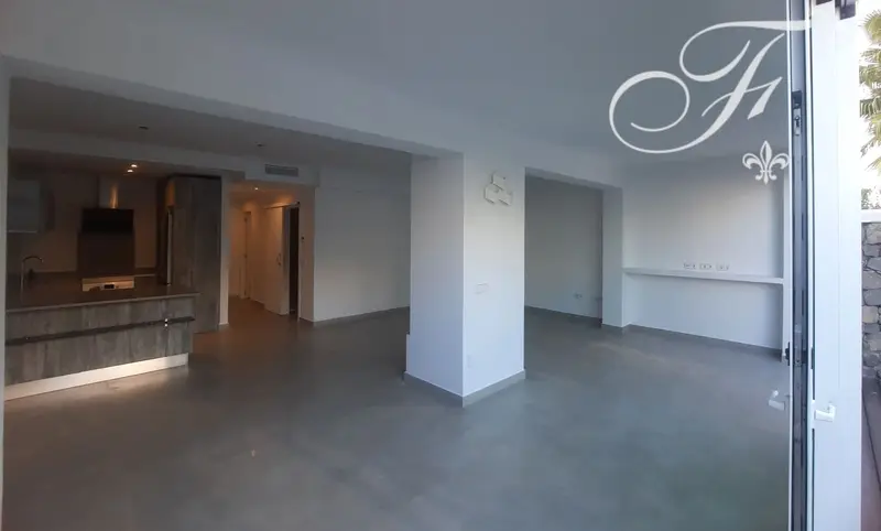 Apartamento Reformado en Santa Eulalia Ibiza con Jardin y Parking