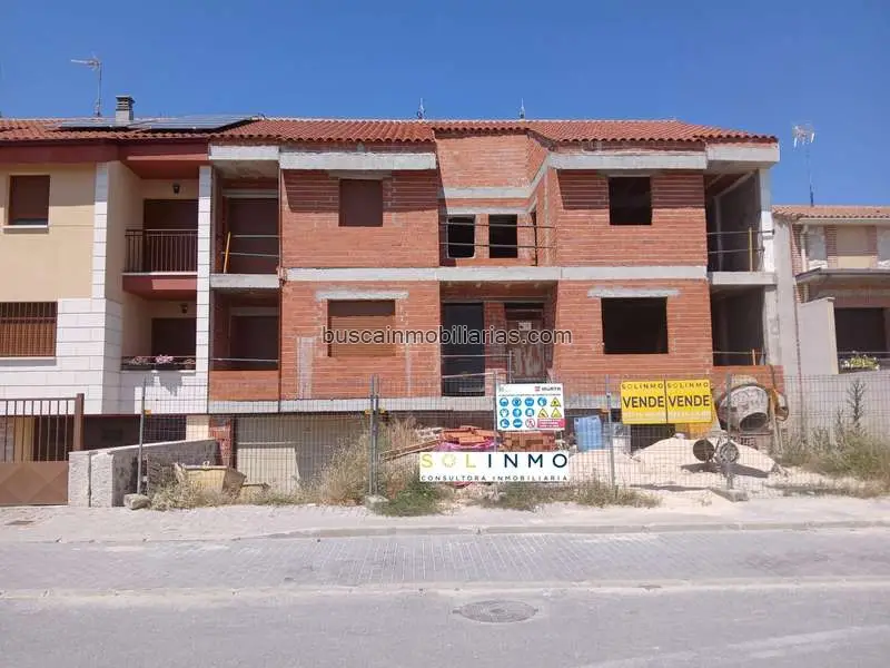 Chalets Adosados en Cuellar con Aerotermia y Garaje Doble