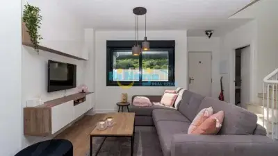 Casa Adosada Moderna en Nerja con Jardin y Piscina