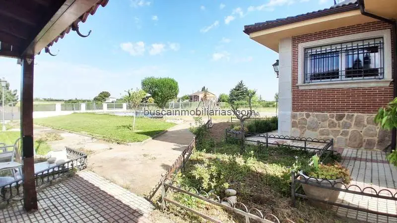 Chalet en Venta Castellanos de Villiquera 6 Dormitorios Piscina
