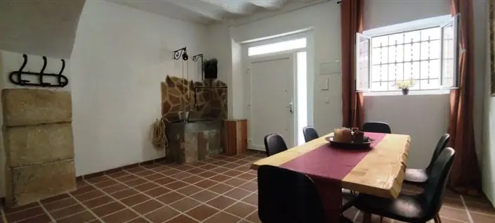 Casa de Pueblo con 6 Dormitorios en Cocentaina