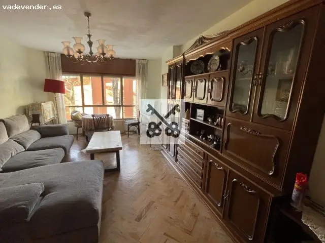 Piso en Alquiler en Pontevedra 4 habitaciones y Garaje