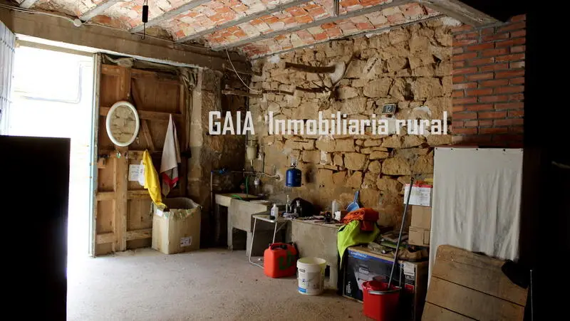 Casa Amplia en Caspe con Garaje y Patio