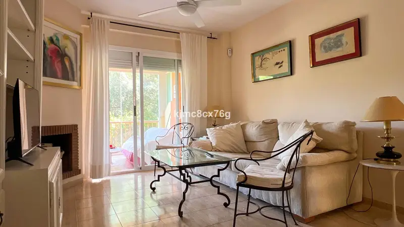 Piso de 2 Dormitorios en venta Calahonda, España