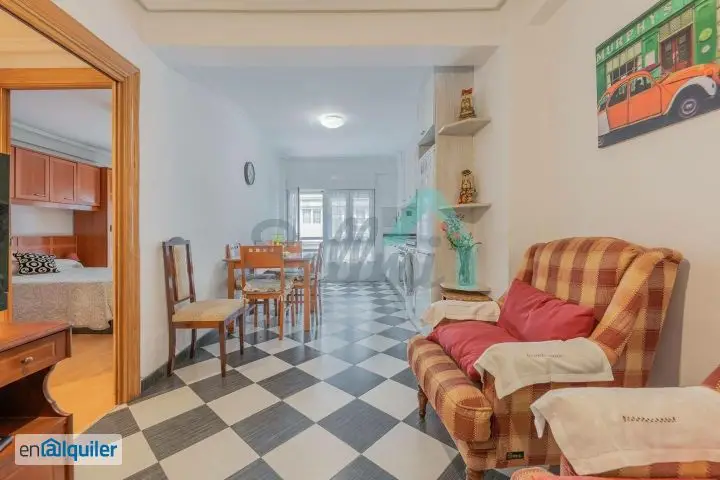 Piso estudiantes Oviedo 80m2 3 habitaciones 2 baños