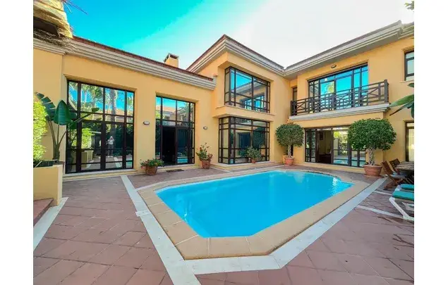 Villa en alquiler Marbella 3 dormitorios 340m2
