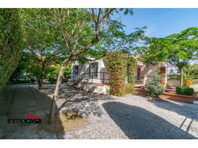 Casa en Planta Baja Armilla Urbanizacion Privada Piscina