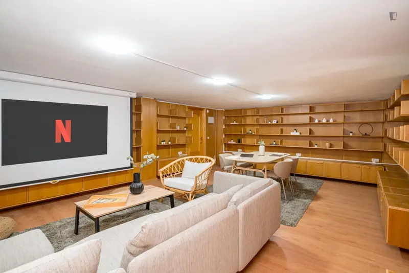 Coliving Madrid: Habitacion Amueblada con Facturas Incluidas