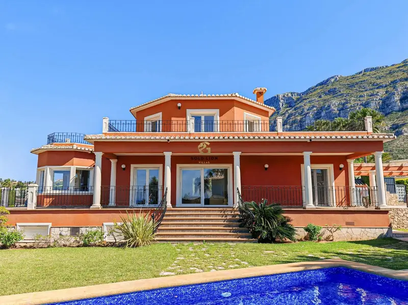 Villa con Vistas al Mar en Dénia