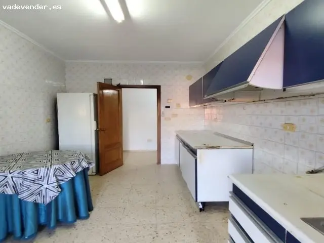 Piso 4 habitaciones Ascensor Ourense zona Puente