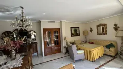 Piso en Venta en Puente Genil 5 Dormitorios 2 Baños