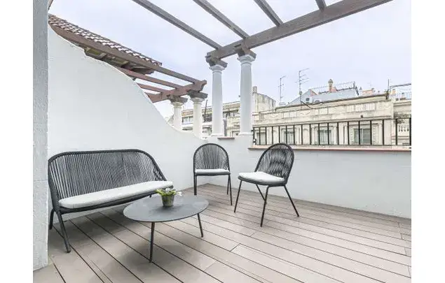 Ático con Terraza en Barcelona 2 Dormitorios Alquiler Temporal