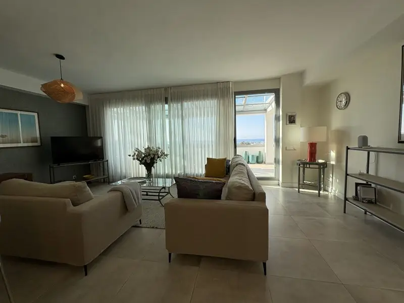 Piso de 3 Dormitorios alquiler Selwo, España