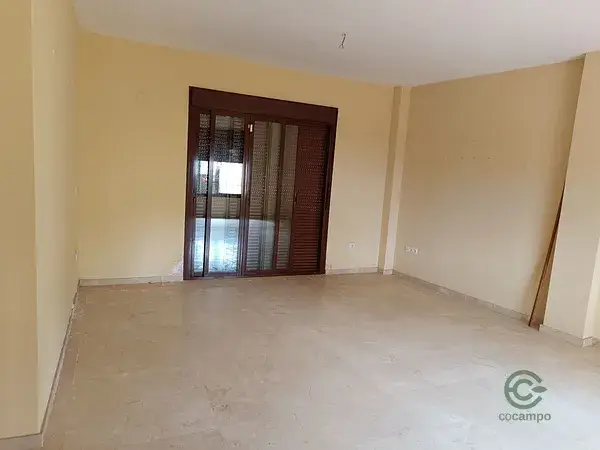 Casa en Sevilla Brenes 3 plantas con patio y terraza