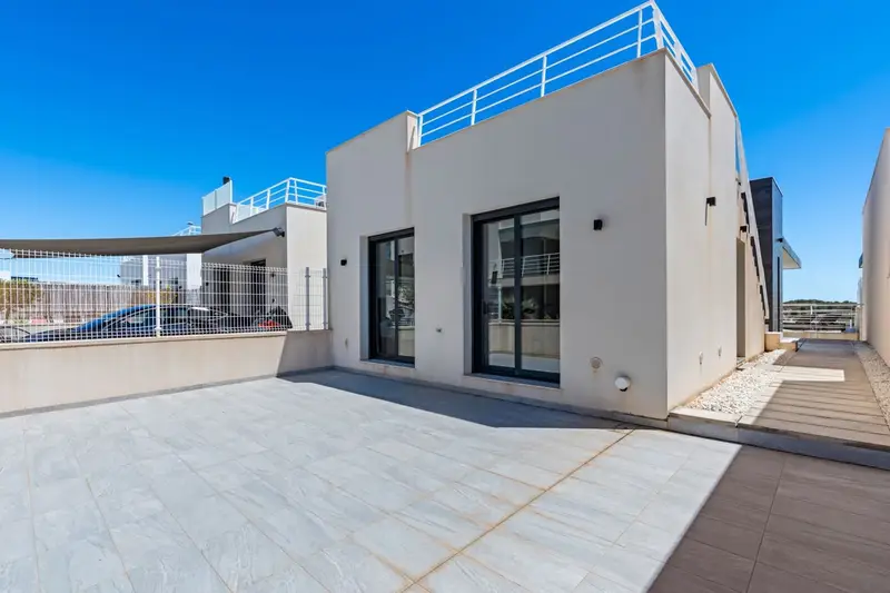 Chalet Lujo 5 Dormitorios Piscina Infinita Vistas Torrevieja