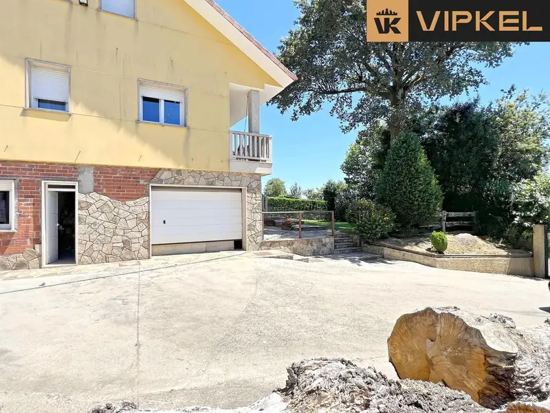 Venta de casa en Ordes Población