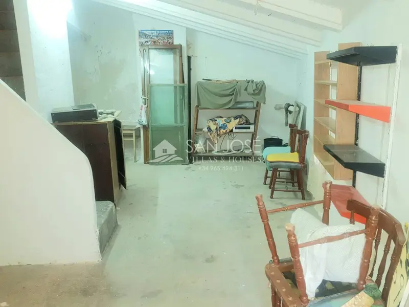 Casa en Aspe Centro para Reformar con Terraza